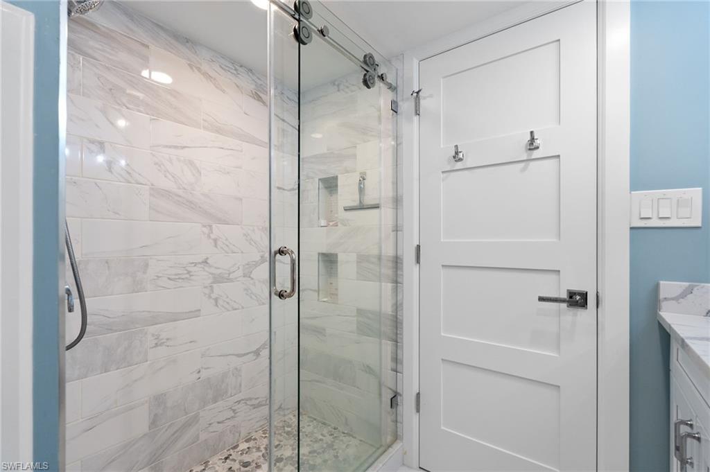 MOORINGS BAY APTS - Residential