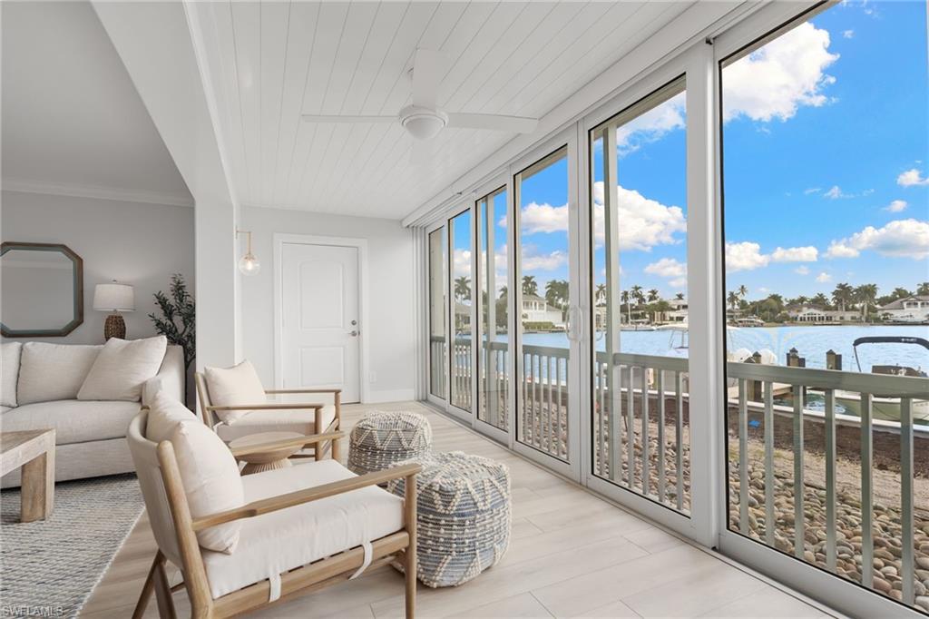 MOORINGS BAY APTS - Residential