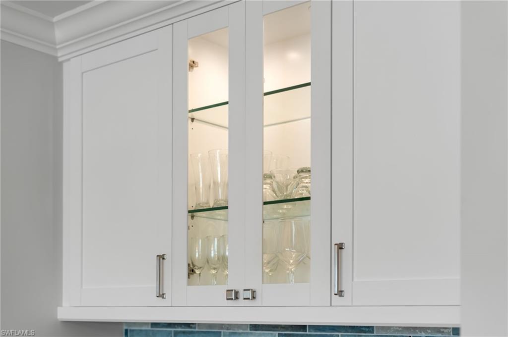 MOORINGS BAY APTS - Residential