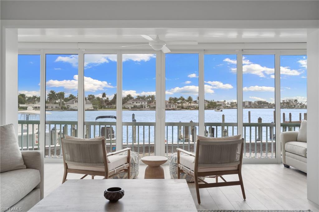 MOORINGS BAY APTS - Residential