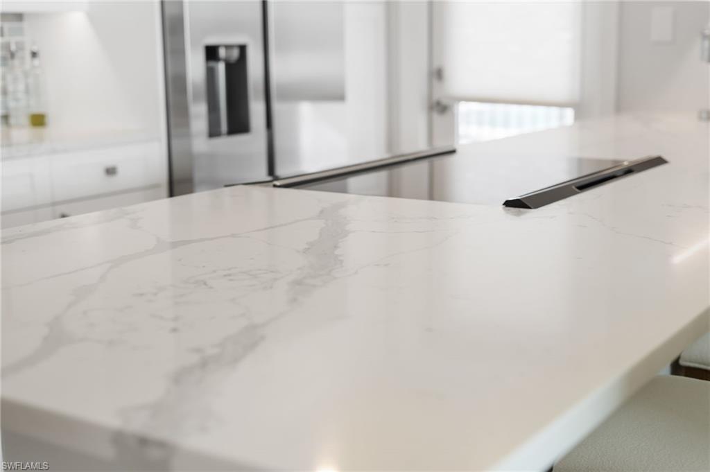 MOORINGS BAY APTS - Residential