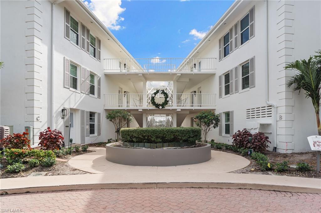 MOORINGS BAY APTS - Residential