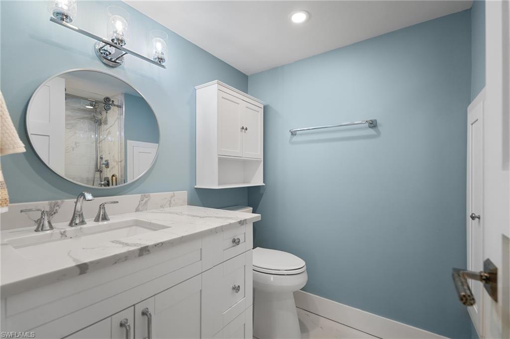 MOORINGS BAY APTS - Residential