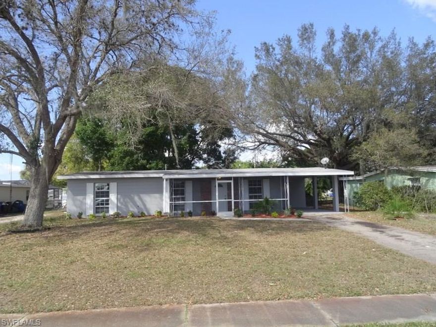 FHA, VA, Conventional Financing or Cash! Great opportunity for a first time home buyer or investor! BEAUTIFUL PROPERTY! 

Renovated property, great conditions, fresh paint throughout, move in ready, won’t last long on the market!

Excellent and convenient location! Nearby bus stop, close to shopping mall, hospital, schools, restaurants, parks, easy interstate access to downtown, airport, beaches and many other amenities.

SEND OFFER WITH PRE-APPROVAL LETTER OR PROOF OF FUNDS, PROPERTY SOLD "AS IS" WITHOUT REPAIR OR WARRANTY, SELLER HAS NO KNOWLEDGE OF PROPERTY HISTORY, NO DISCLOSURES OR ASSOCIATION DOCS SUPPLIED. BUYER/BUYER'S AGENT IS RESPONSIBLE FOR VERIFYING HOA INFO & FEES, IF ANY, COMMUNITY RULES, SQ FT, LOT SIZE, ROOM DIMENSIONS AND TAXES.