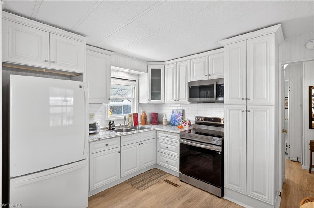 CARRIAGE VILLAGE - Residential