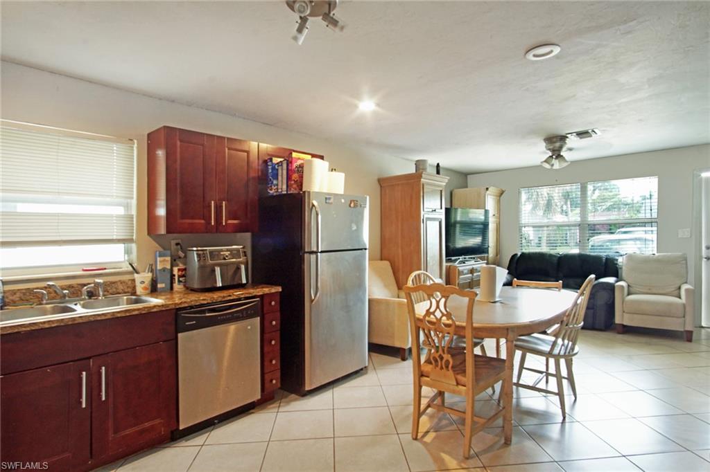 PINE VIEW VILLAS - Residential