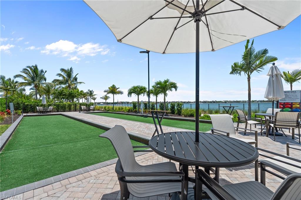 ESPLANADE LAKE CLUB - Residential