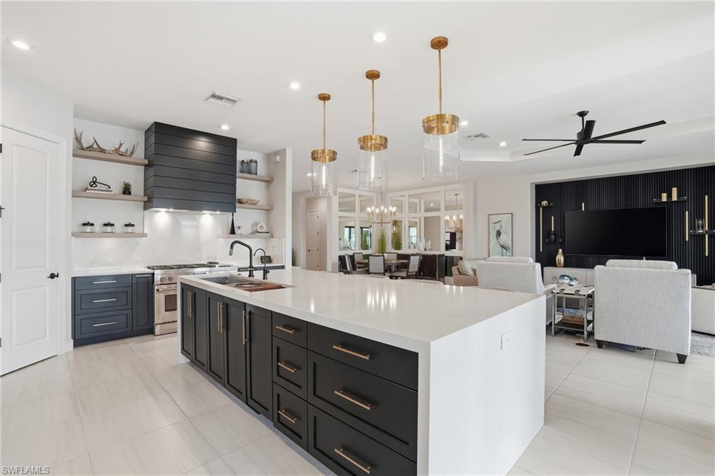 ESPLANADE LAKE CLUB - Residential