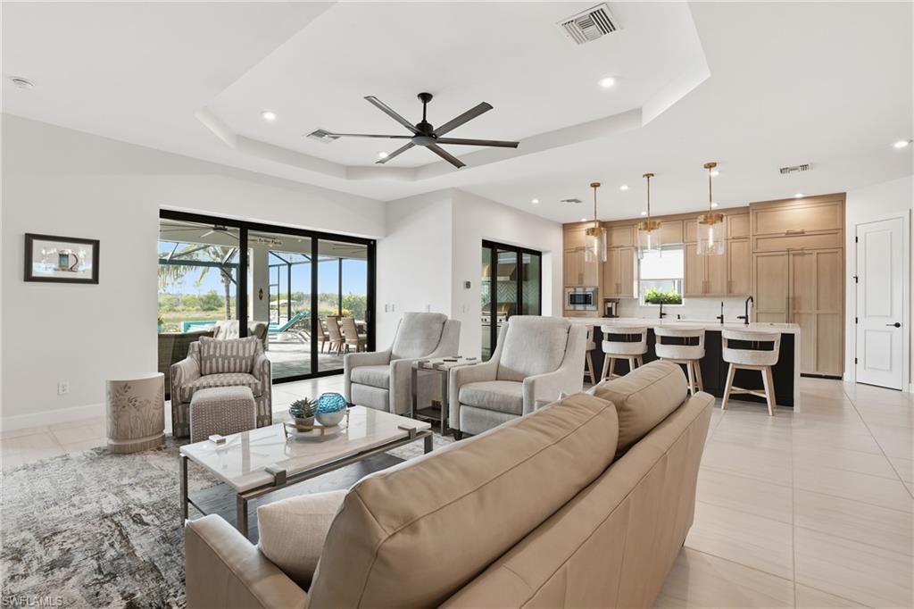 ESPLANADE LAKE CLUB - Residential