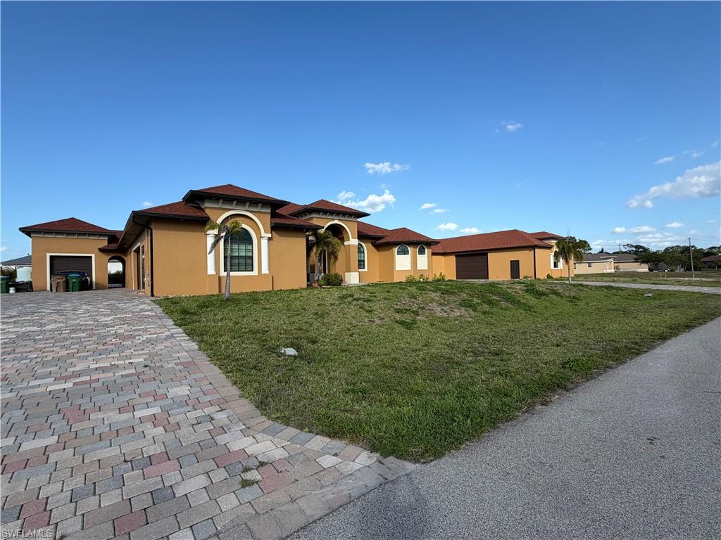 CAPE CORAL - Residential
