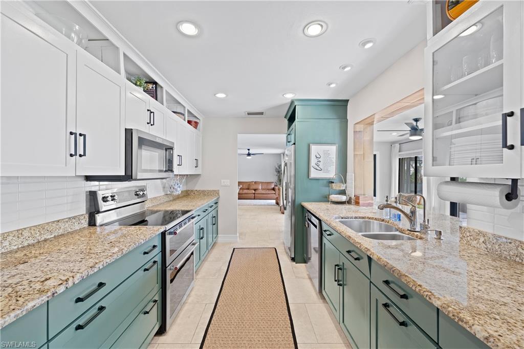 GOLDEN GATE ESTATES - Residential