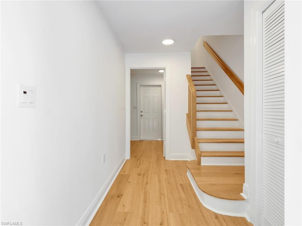 995 9th AVE S 5