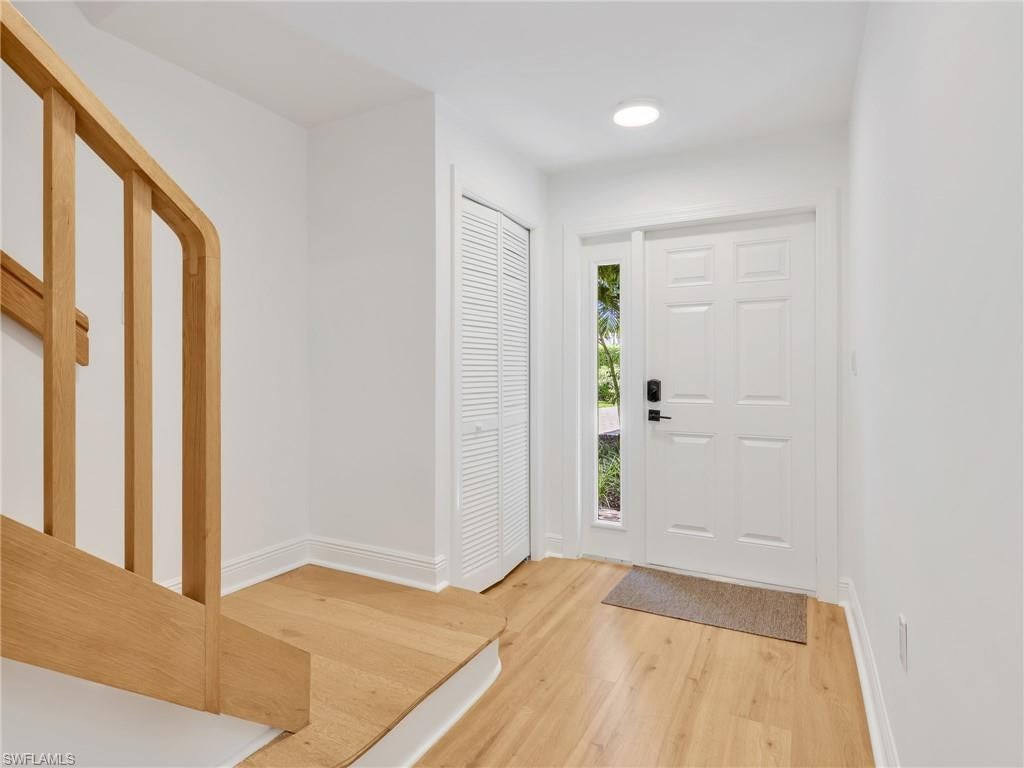 995 9th AVE S 5