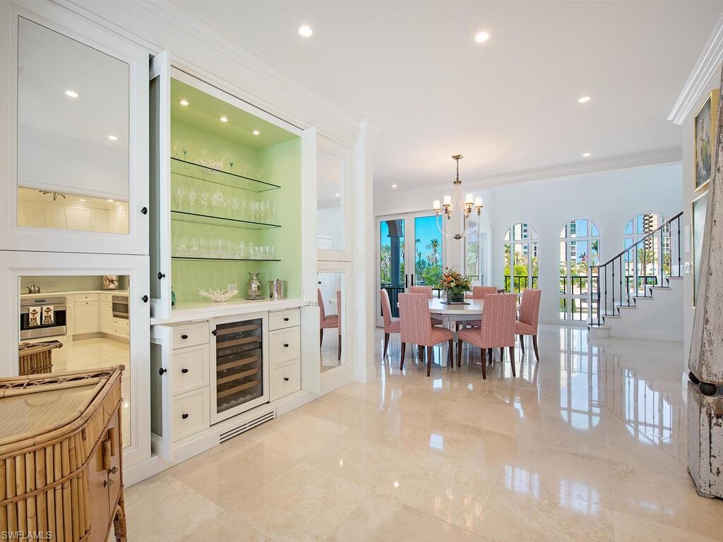 VENETIAN VILLAS - Residential