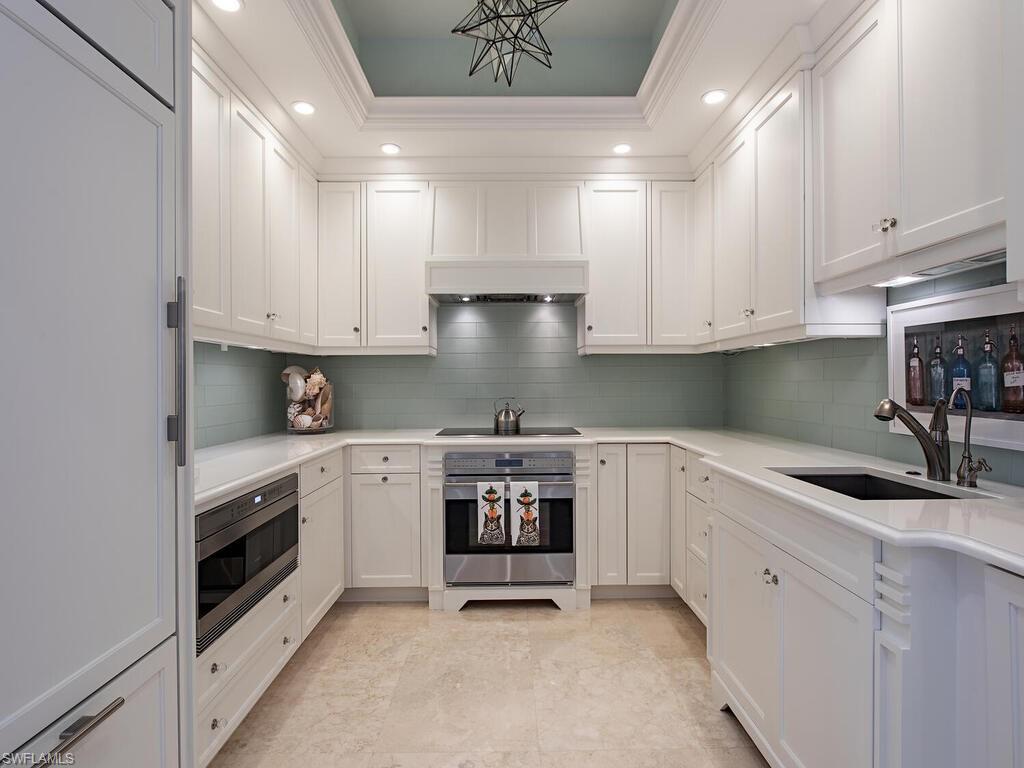 VENETIAN VILLAS - Residential