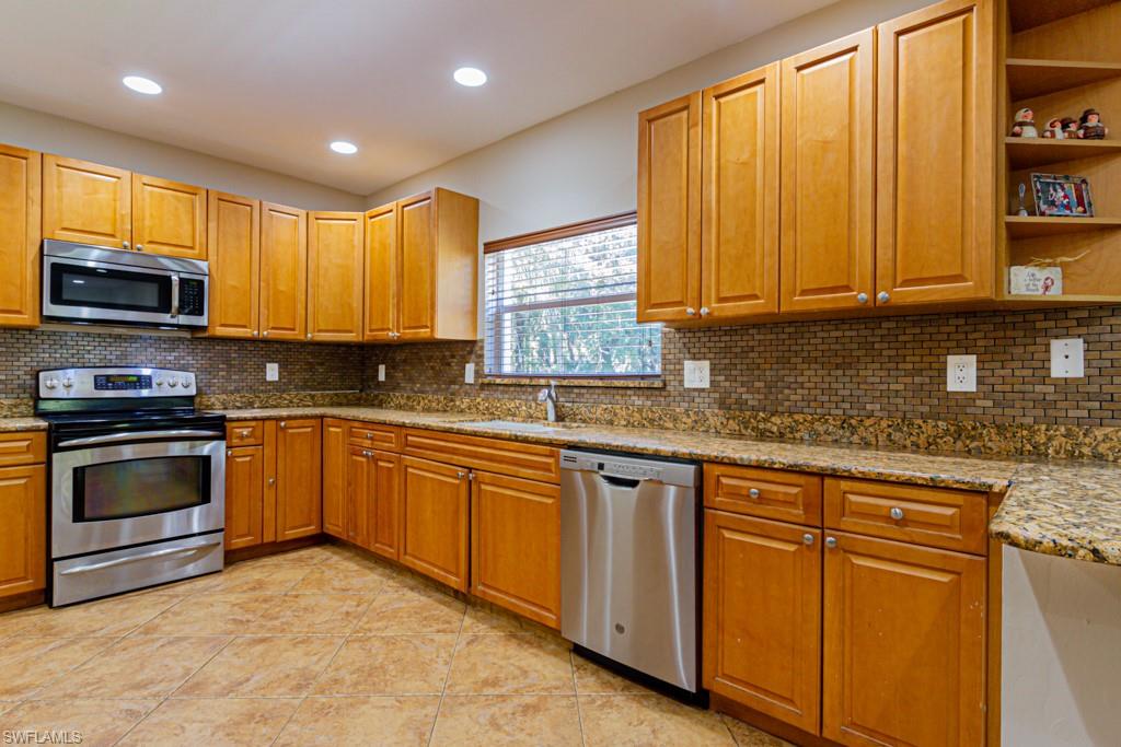 GOLDEN GATE ESTATES - Residential