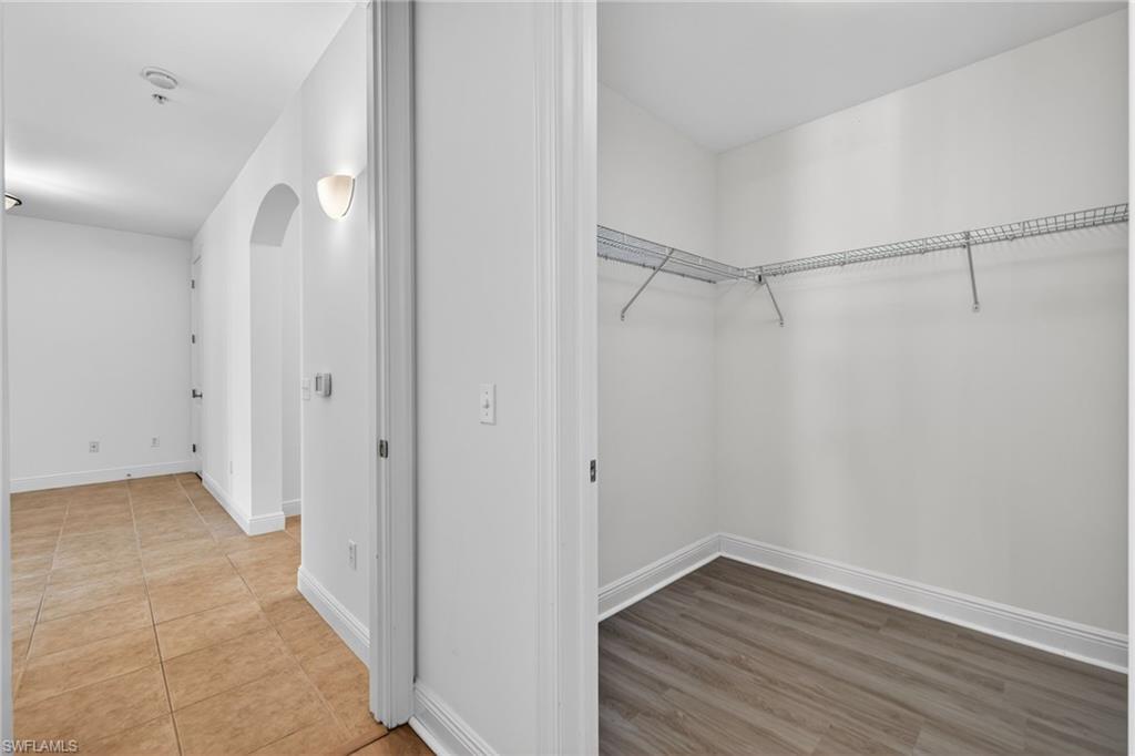 THE RESIDENCES AT COCONUT POINT - Residential Lease