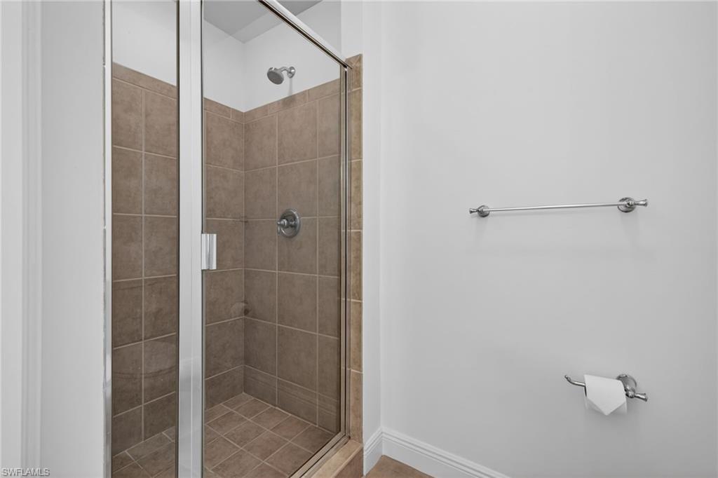 THE RESIDENCES AT COCONUT POINT - Residential Lease