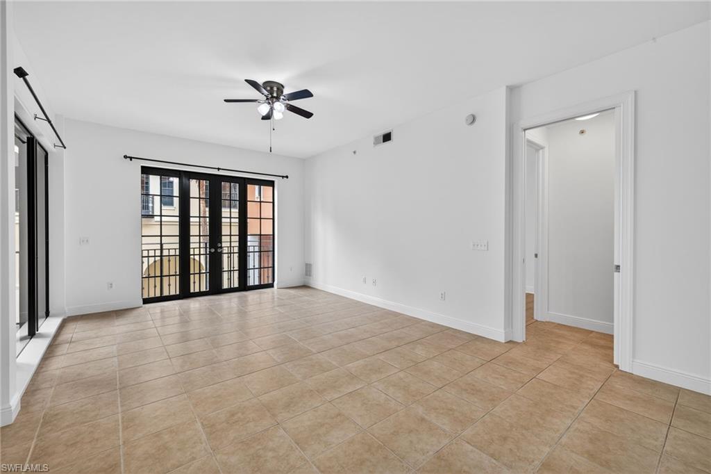 THE RESIDENCES AT COCONUT POINT - Residential Lease