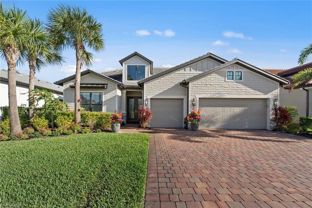 Photo of 9607 Everglades DR, NAPLES, FL 34120 (MLS # 226014754)