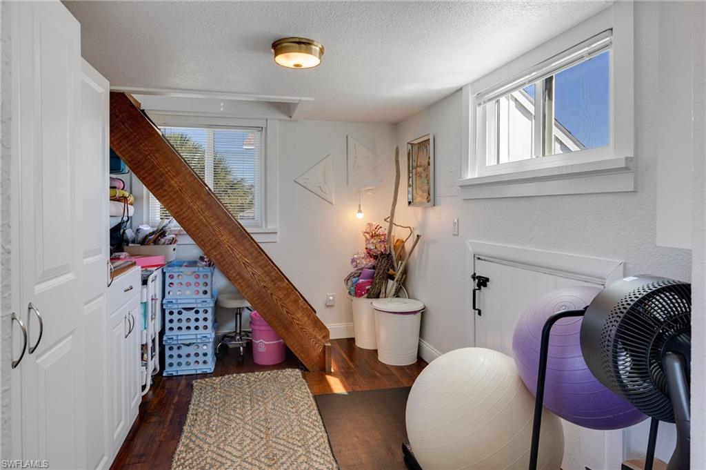 BELLE MEADE - Residential