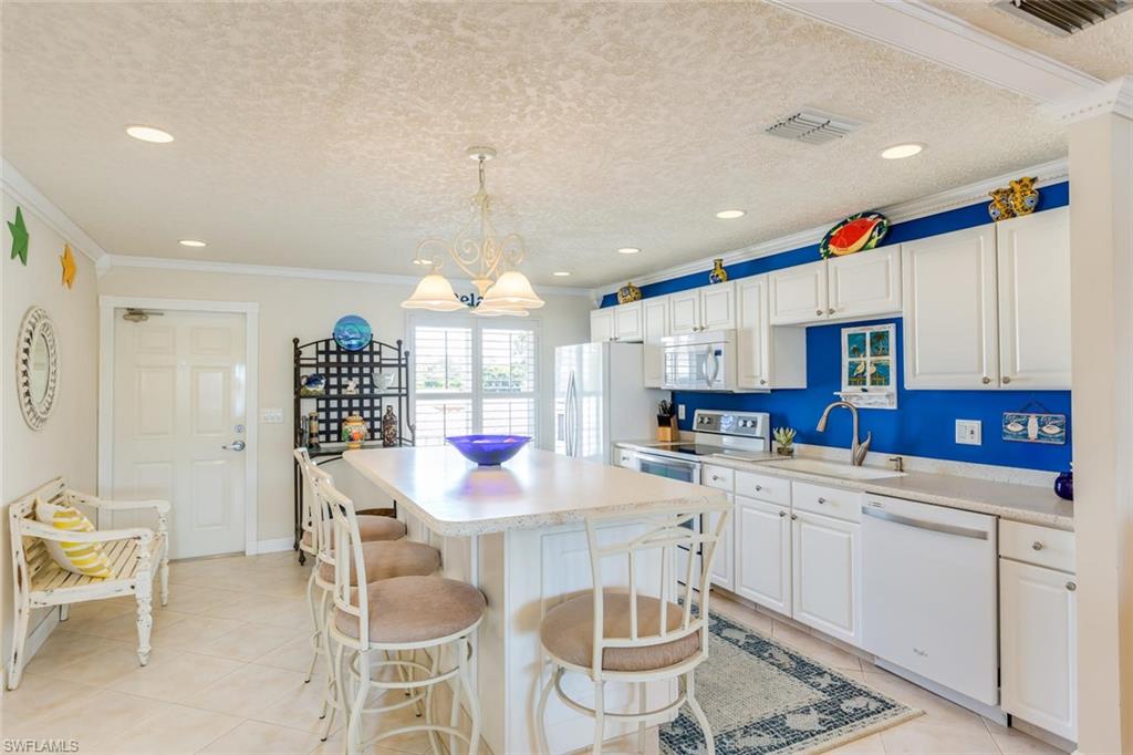 DIPLOMAT CONDO - Residential