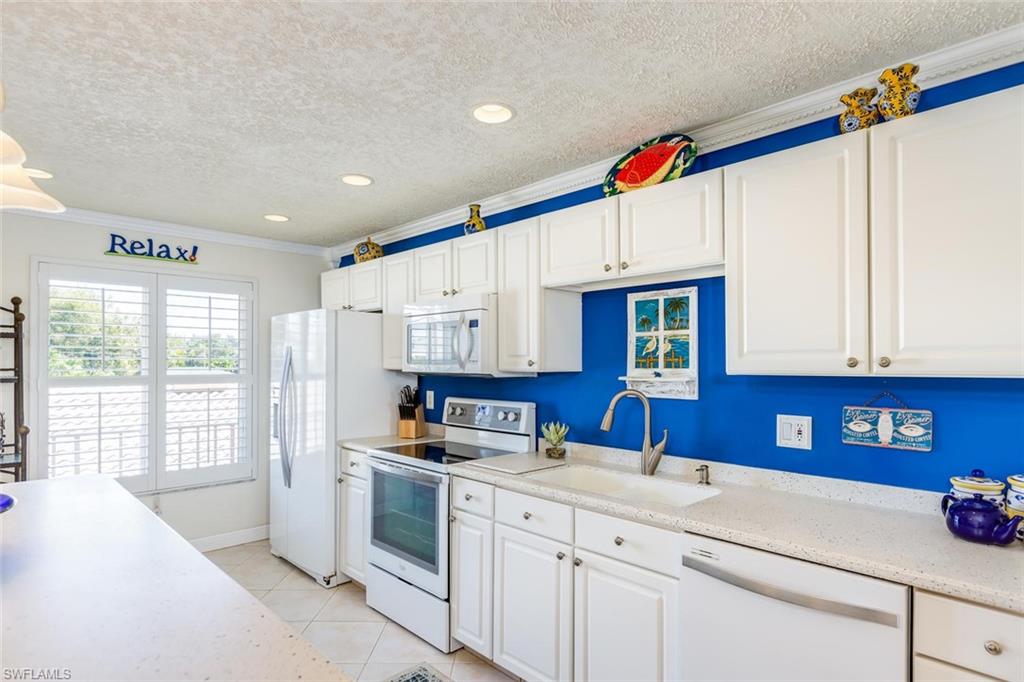 DIPLOMAT CONDO - Residential