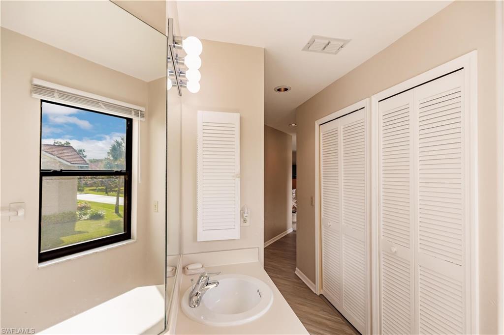 VILLAGES - Residential