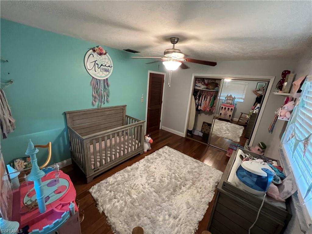 SAN CARLOS PARK - Residential