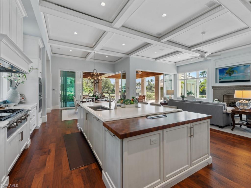 BAY COLONY SHORES - Residential