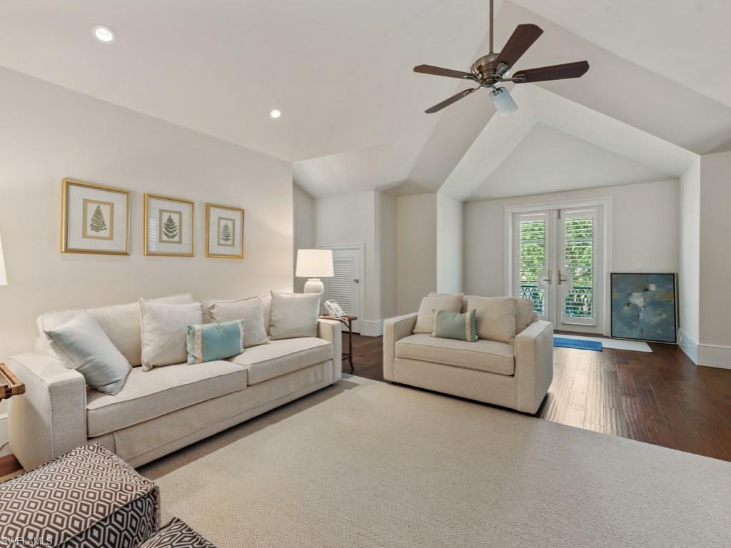 BAY COLONY SHORES - Residential