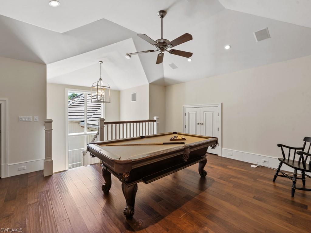 BAY COLONY SHORES - Residential