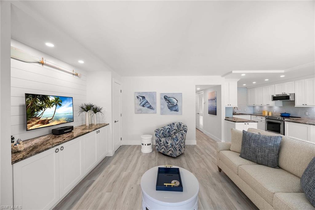 HARBOUR LIGHTS - Residential