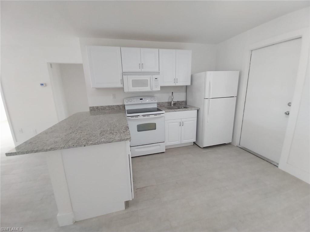 CAPE CORAL - Residential Lease