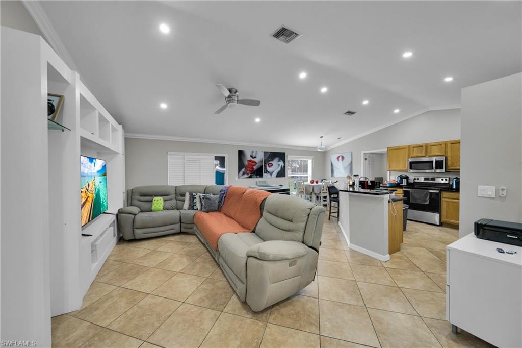 CAPE CORAL - Residential