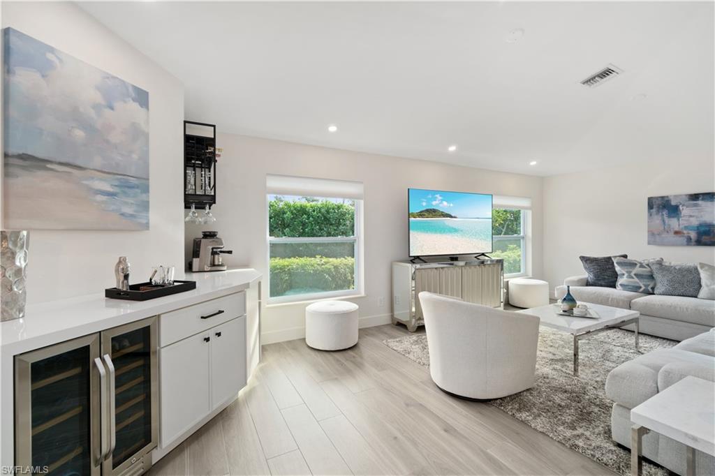 VANDERBILT LAKES - Residential