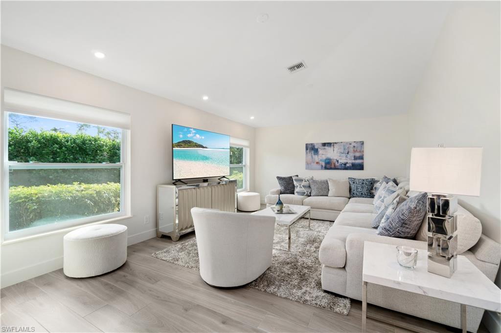 VANDERBILT LAKES - Residential