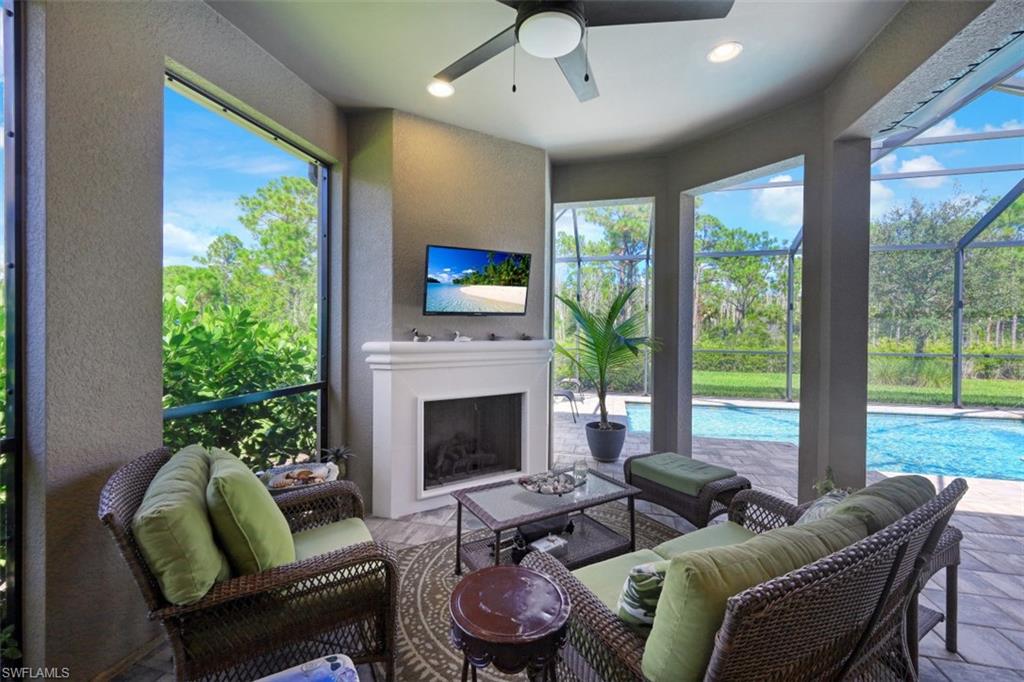 ESTERO POINTE - Residential