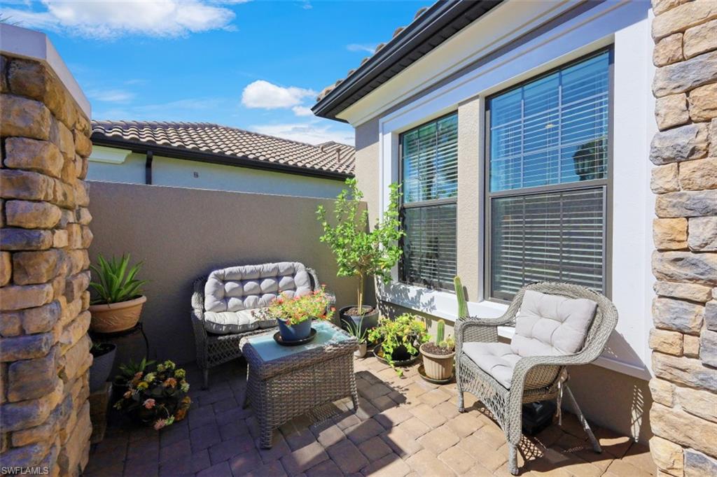 ESTERO POINTE - Residential