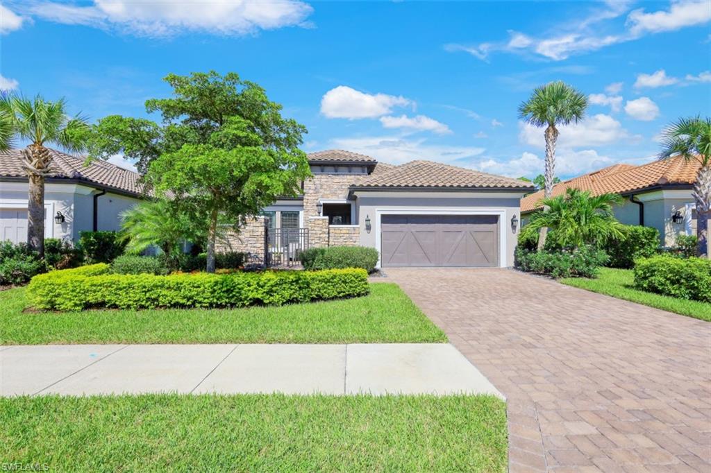 ESTERO POINTE - Residential