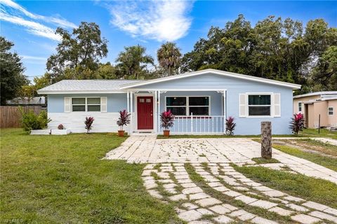 225 Avacado CT FORT MYERS FL 33905