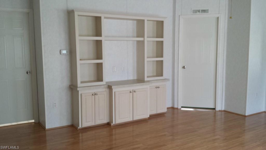 RIVER OAKS - Residential