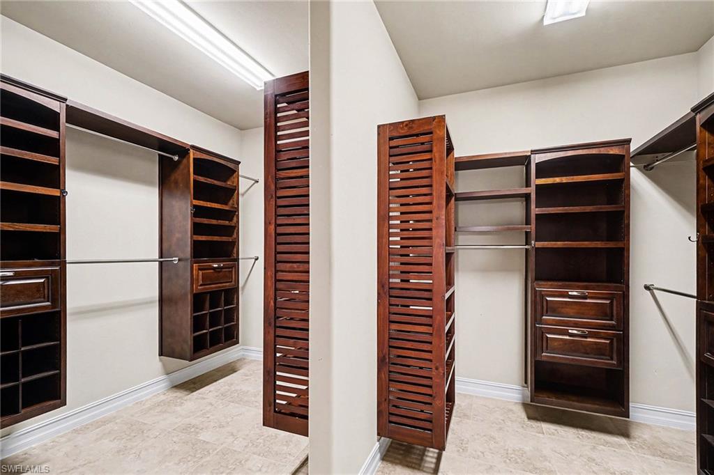 TOWN AND RIVER - Residential