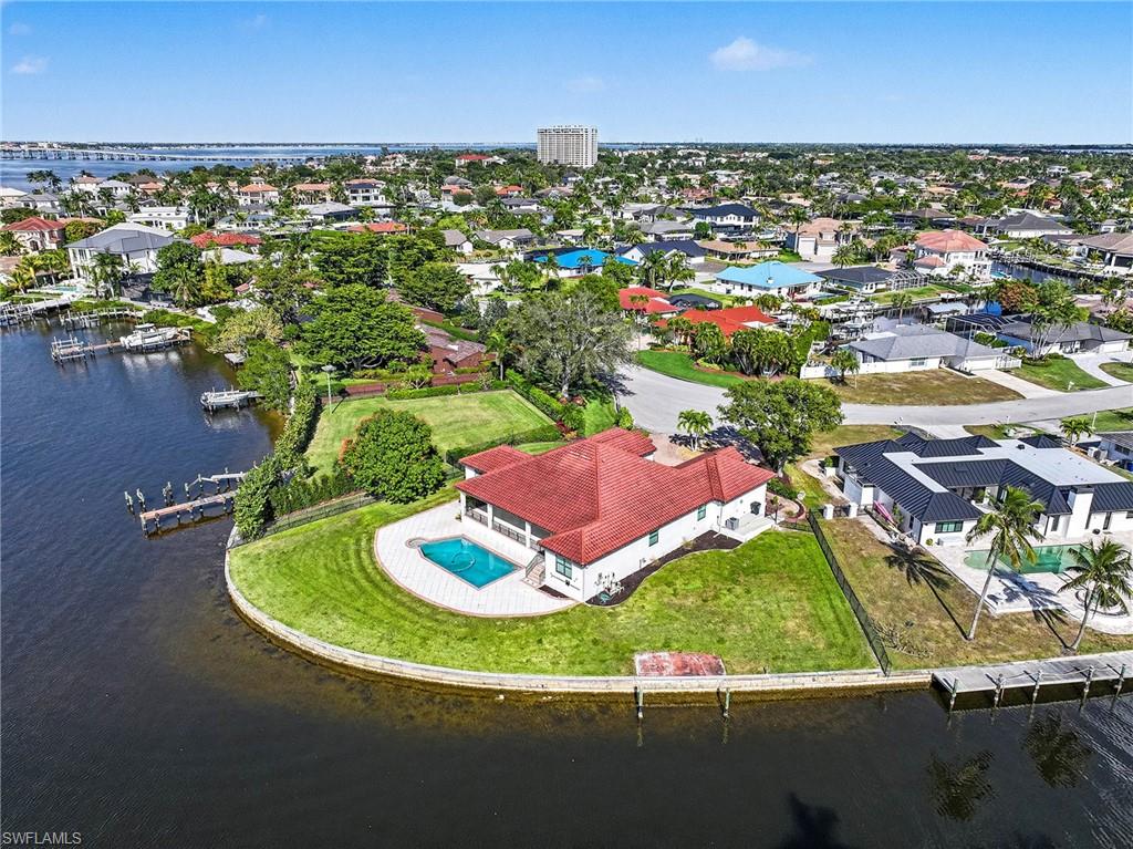 TOWN AND RIVER - Residential