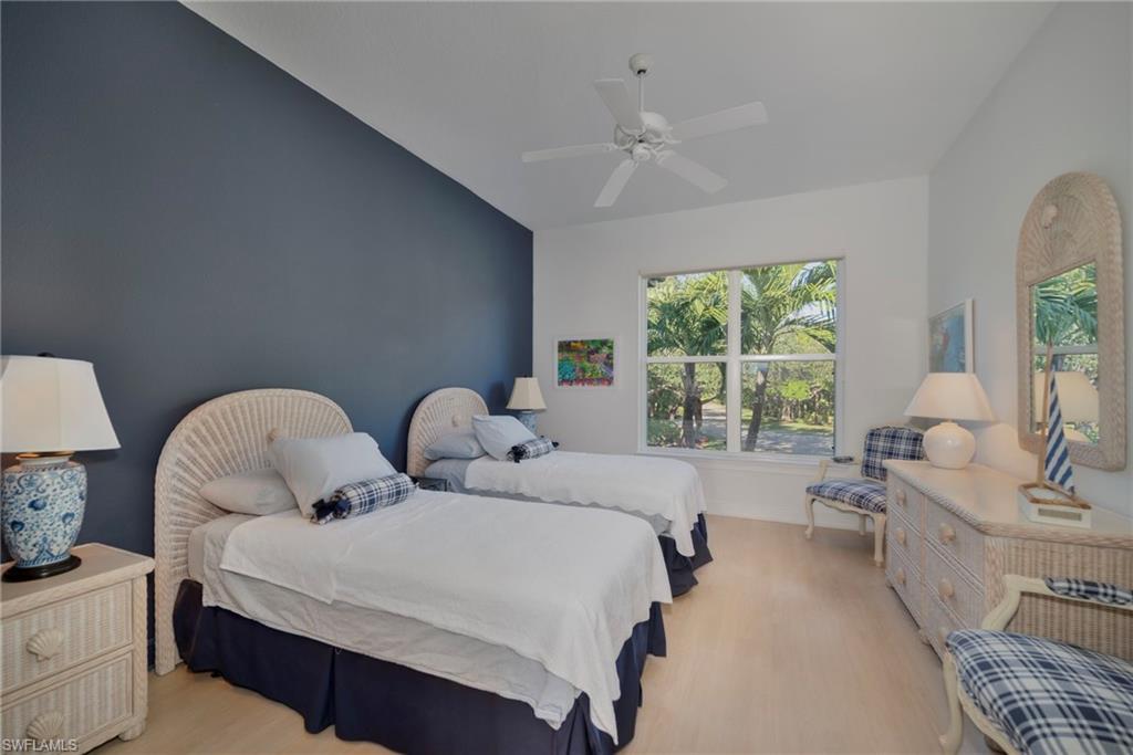 LANCASTER SQUARE - Residential