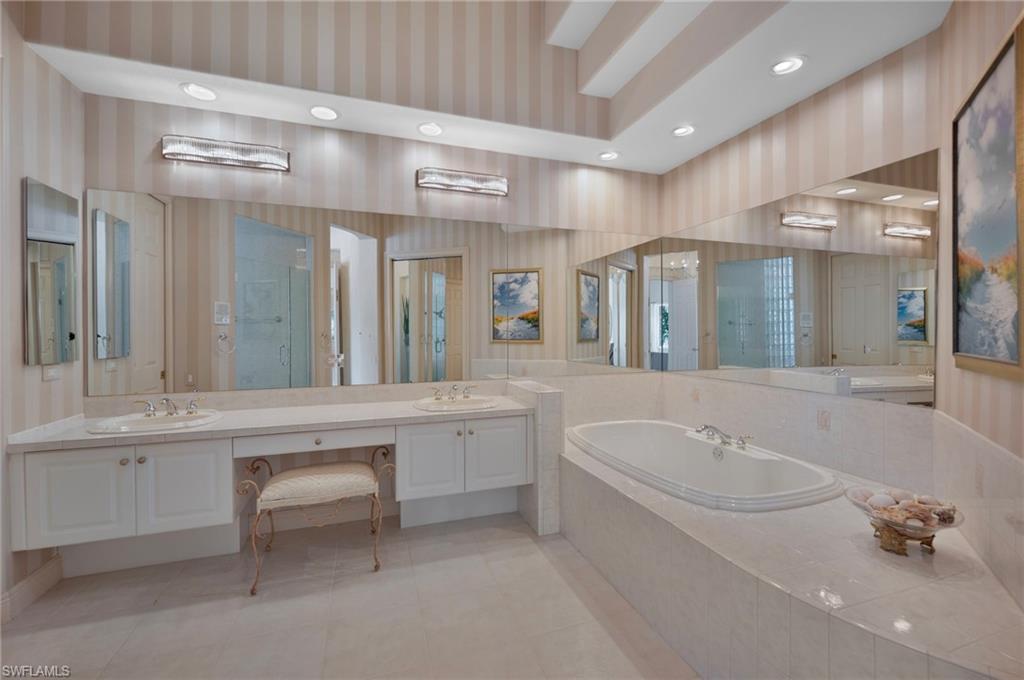 LANCASTER SQUARE - Residential