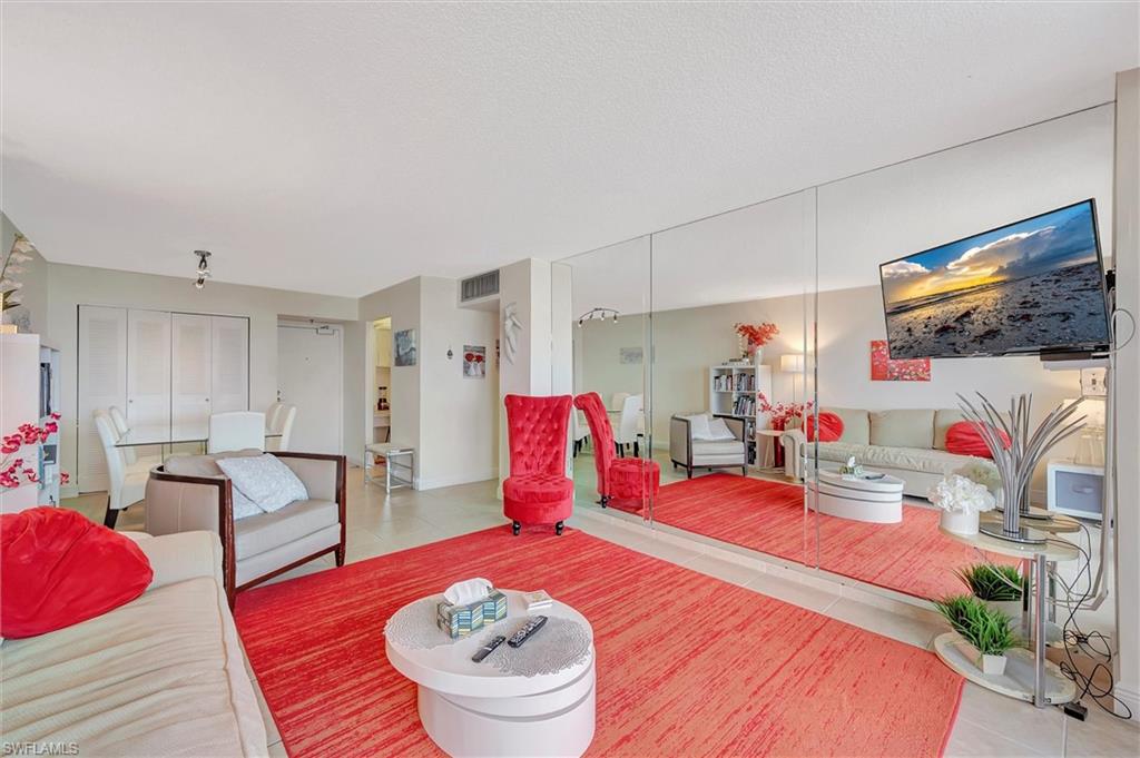 SOUTH SEAS - Residential