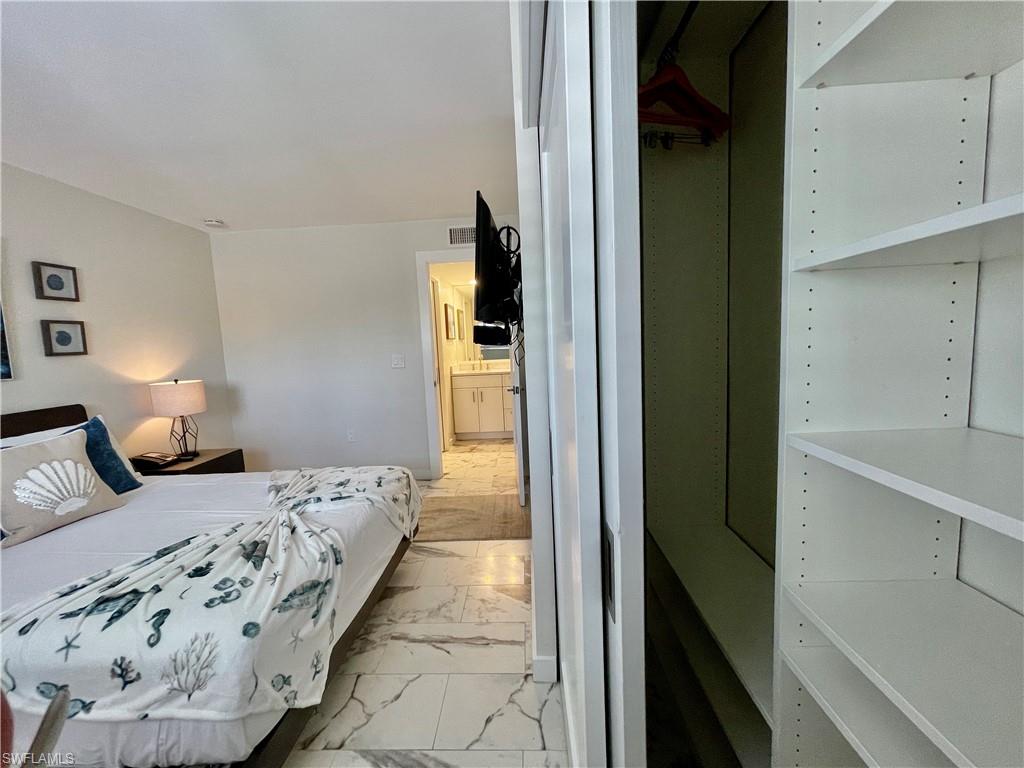 TENNIS VILLAS - Residential