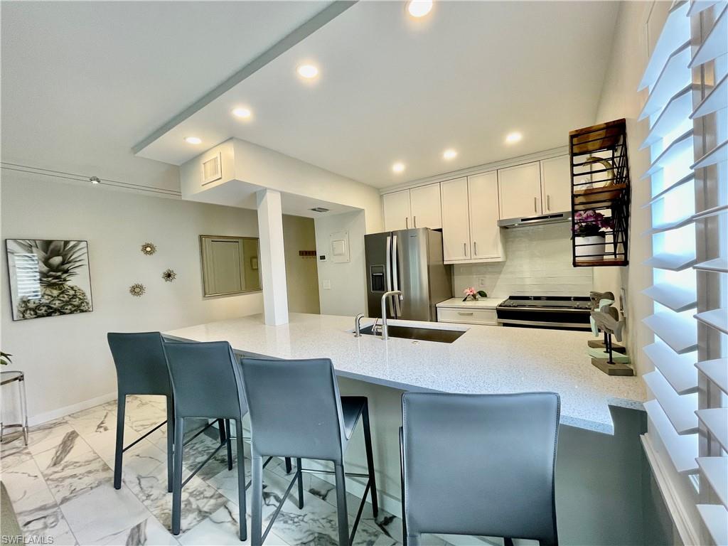 TENNIS VILLAS - Residential