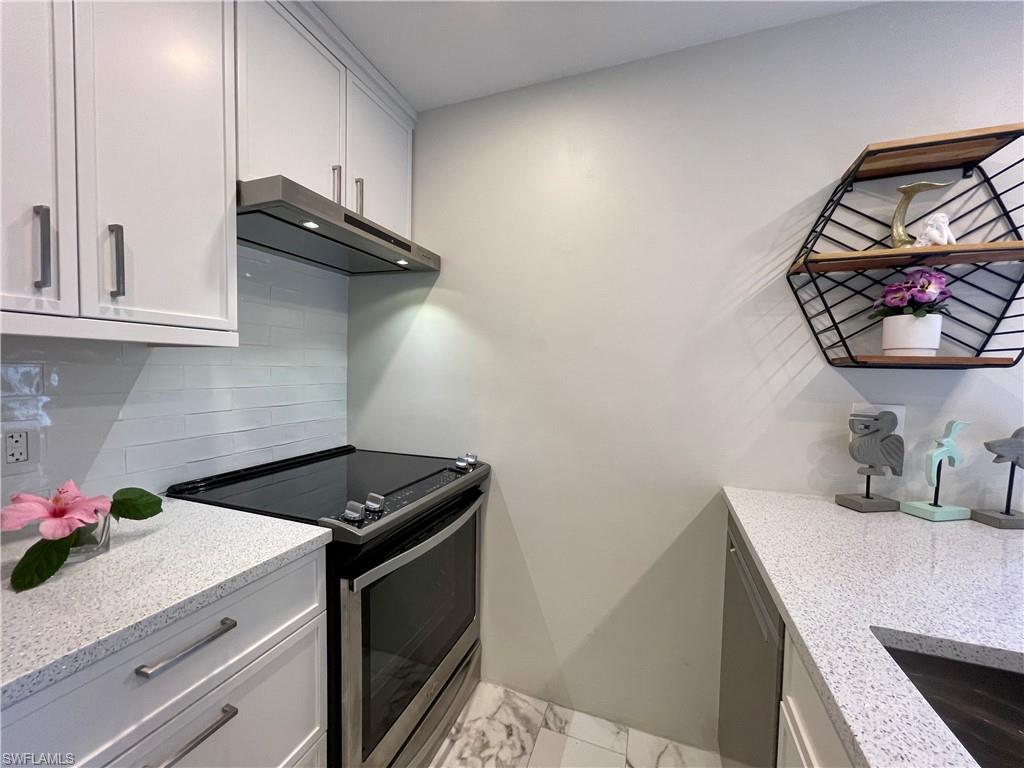 TENNIS VILLAS - Residential